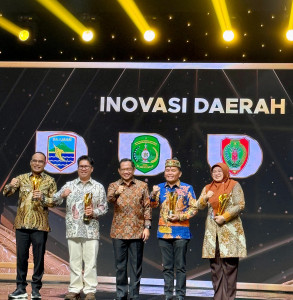 Gubernur Kalteng Agustiar Sabran Terima Penghargaan Pemimpin Daerah Award iNews 2025