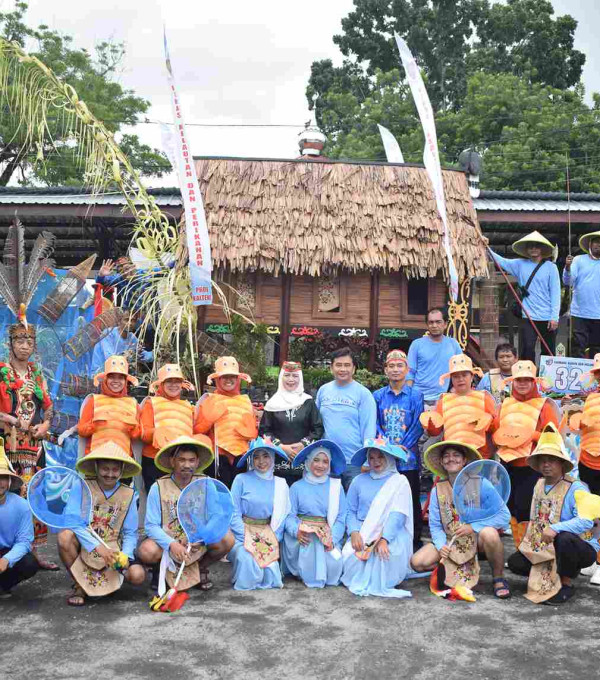 Gambar Dislutkan Kalteng Tampilkan Kolaborasi Potensi Perikanan dan Budaya pada Karnaval FBIM 2026