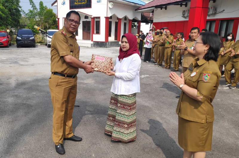 Gambar Dislutkan Prov. Kalteng Lepas Pegawai Purna Tugas dan Promosi Jabatan