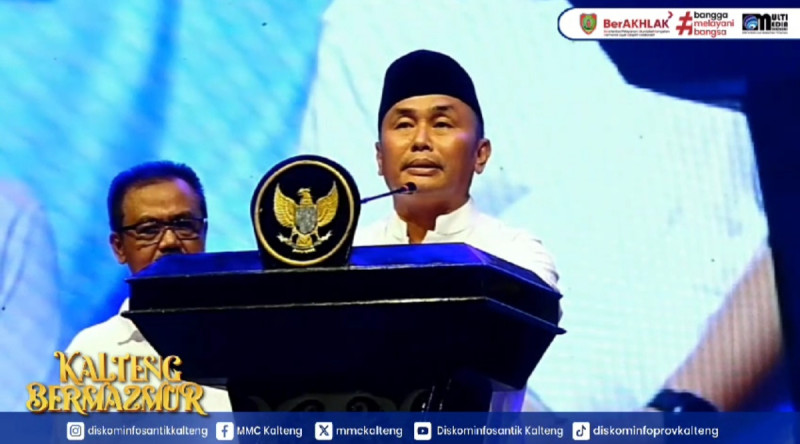 Gambar Gubernur Kalteng Bersama Ketua TP. PKK Prov.  Kalteng menghadiri kegiatan  Kalteng Bermazmur di Kuala Kurun, Kab. Gumas