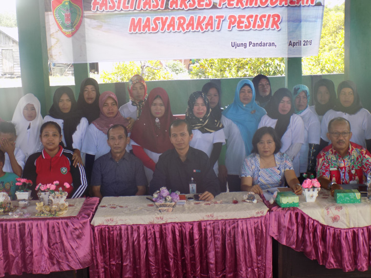 Gambar Kelompok wanita pengolah limbah hasil perikanan: pendukung peningkatan perekonomian dan pengelolaan lingkungan pesisir Kalimantan Tengah