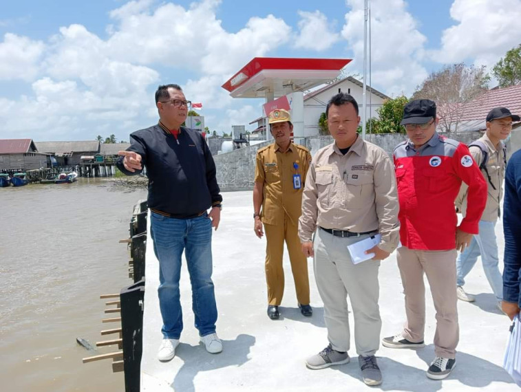 Gambar Pelabuhan Perikanan Kuala Pembuang Berperan Penting dalam Pelayanan kepada Nelayan