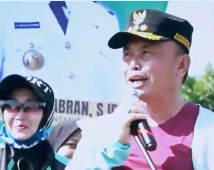 Gambar Gubernur Kalteng Salurkan Paket Sembako Gratis untuk Relawan dan Pekerja Transportasi