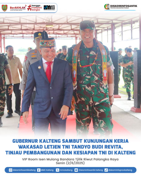 Gambar Wakil Kepala Staf Angkatan Darat (Wakasad) Letjen TNI Tandyo Budi Revita, beserta rombongan tiba di VIP Room Isen Mulang Bandara Tjilik Riwut Palangka Raya pada Senin (2/6/2025)