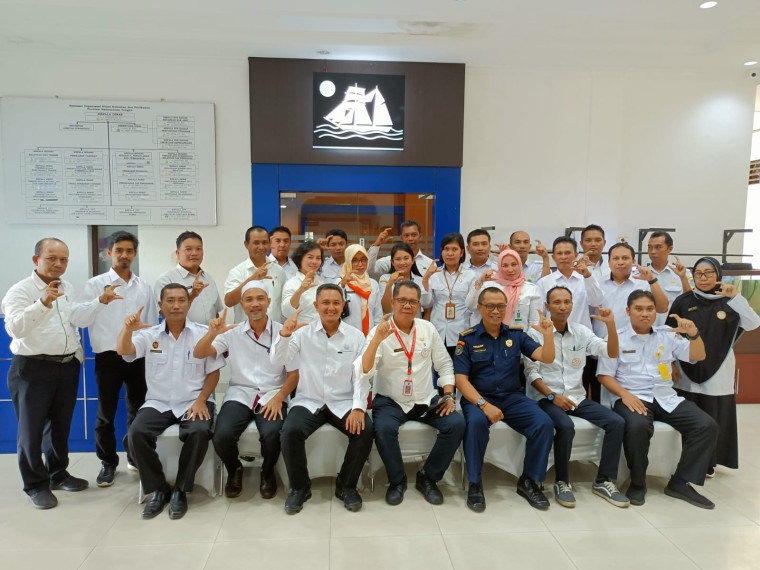 Gambar Tingkatkan Kompetensi Pengawas Perikanan Kalteng, Kadislutkan Tanda Tangani Perjanjian Kerja Sama (PKS) Diklat Teknis Pengawas Perikanan