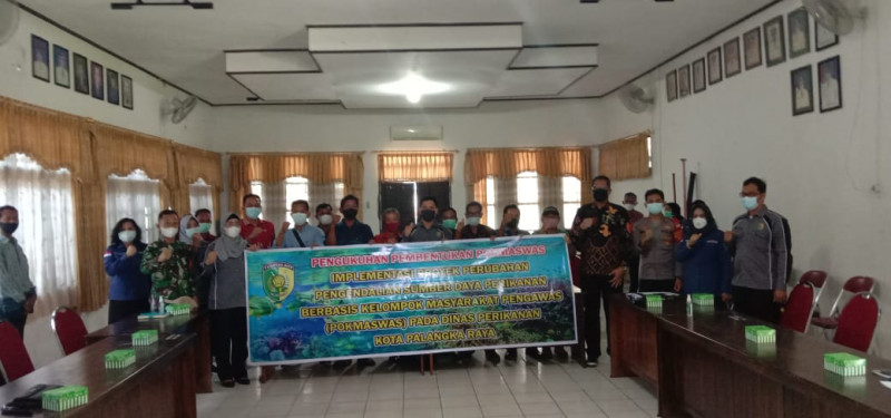 Gambar Kadislutkan Mengukuhkan Kelompok Masyarakat Pengawas (Pokmaswas) Kota Palangka Raya.