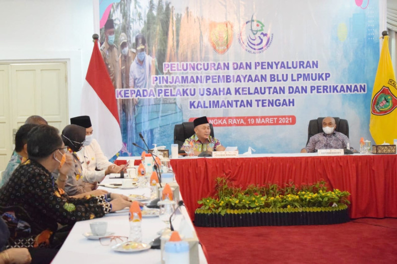 Gambar Gubernur Kalteng Luncurkan dan Salurkan Pinjaman/Pembiayaan BLU LPMUKP Kepada Pelaku Usaha Perikanan dan Kelautan Kalteng