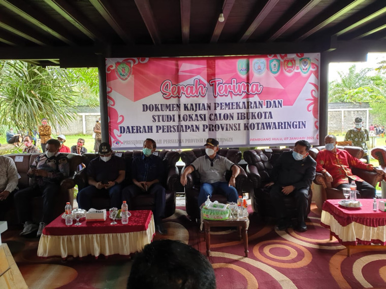 Gambar Kunjungan Gubernur ke Lokasi Calon Ibukota Prov Pemekaran Prov. Kotawaringin, Desa Hanau Kec. Pembuang Hulu.