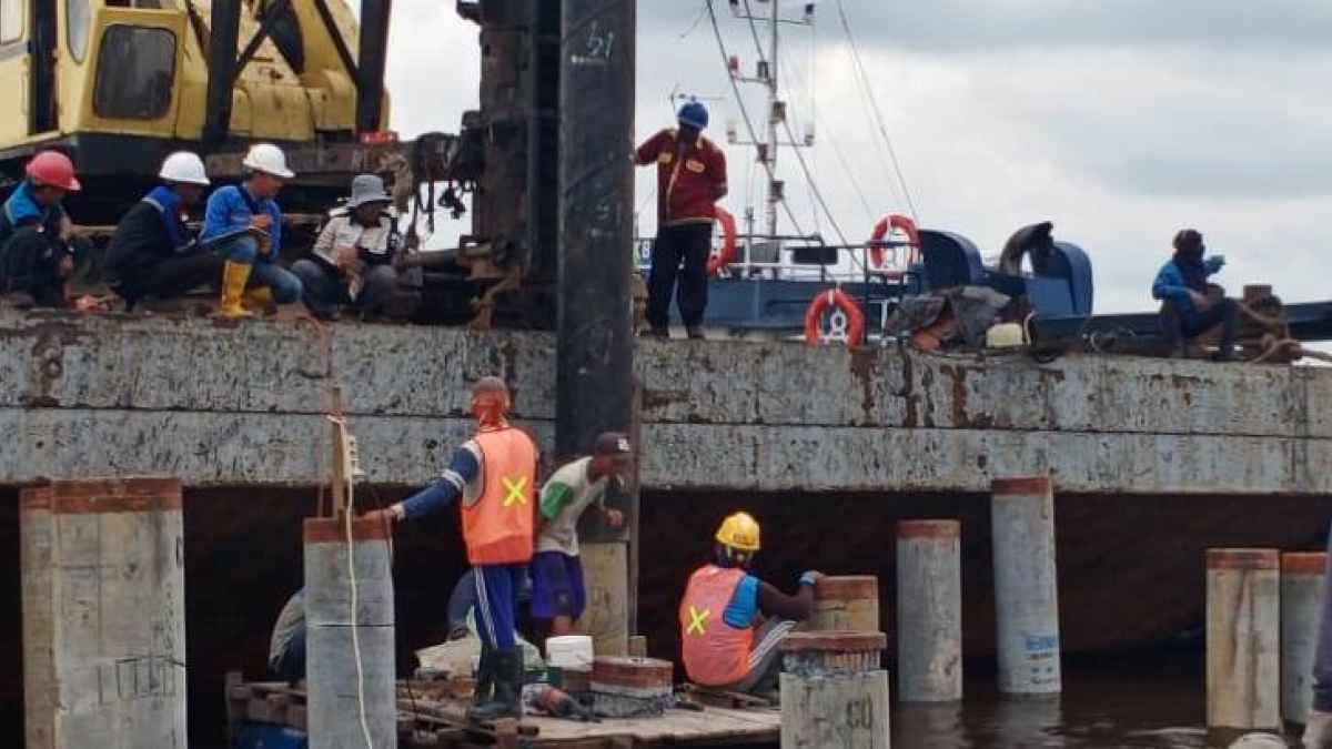 Dislutkan Prov. Kalteng Saksikan Langsung PDA Test Pembangunan Dermaga Pelabuhan Perikanan Kuala Pembuang Tahap II